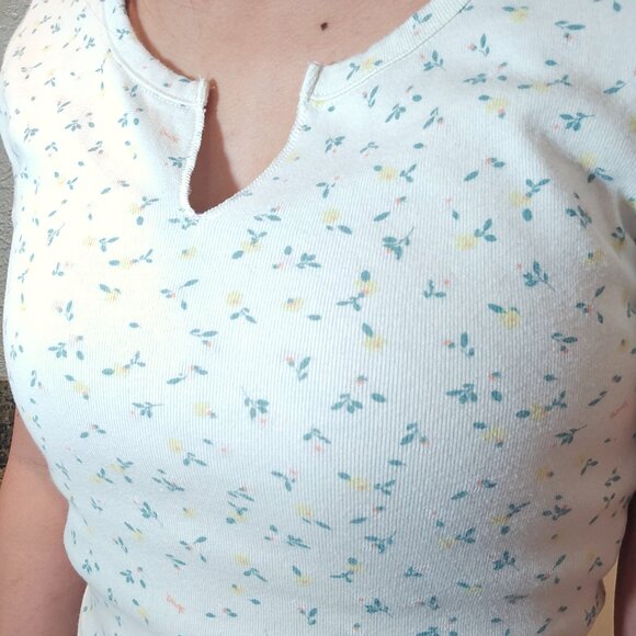 Victoria's Secret Vintage Floral Split Neck Top Size XS Soft Girl Baby Tee - Picture 6 of 6